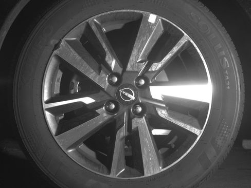 Used 2025 Nissan Versa SV FWD image 12