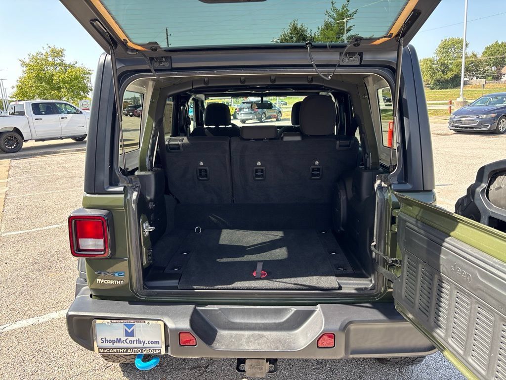 Used 2023 Jeep Wrangler Unlimited AWD/4WD image 11