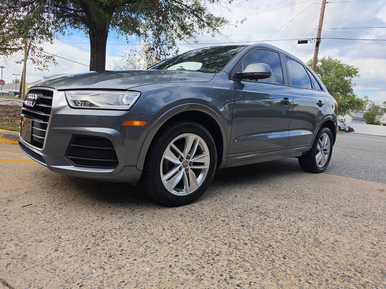 Used 2017 Audi Q3 2.0T Premium AWD/4WD image 2