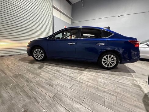 Used 2019 Nissan Sentra SV image 2