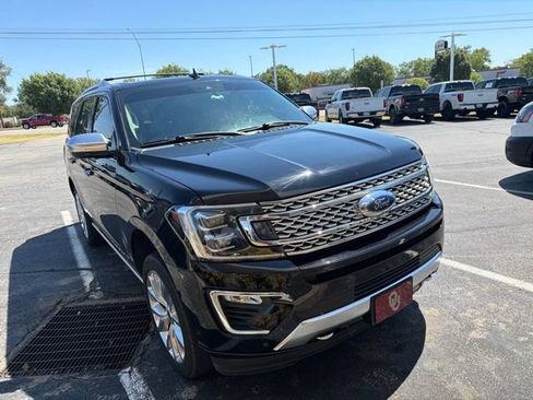 Used 2019 Ford Expedition Platinum AWD/4WD image 2