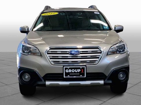 Used 2017 Subaru Outback 2.5i Limited image 3