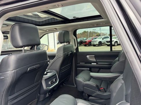 Used 2025 Ford Expedition Max Platinum image 15