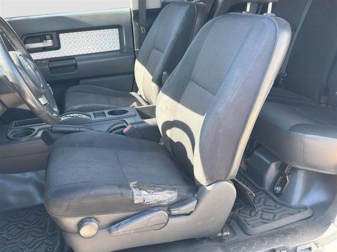 Used 2007 Toyota FJ Cruiser 2WD 4dr Auto (Natl) image 17