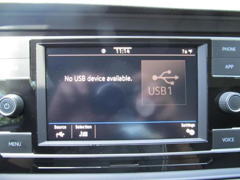 Used 2022 Volkswagen Jetta SE image 60