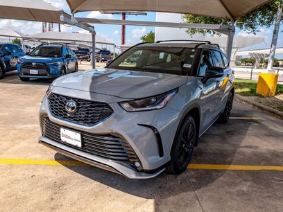 New 2025 Toyota Highlander XSE