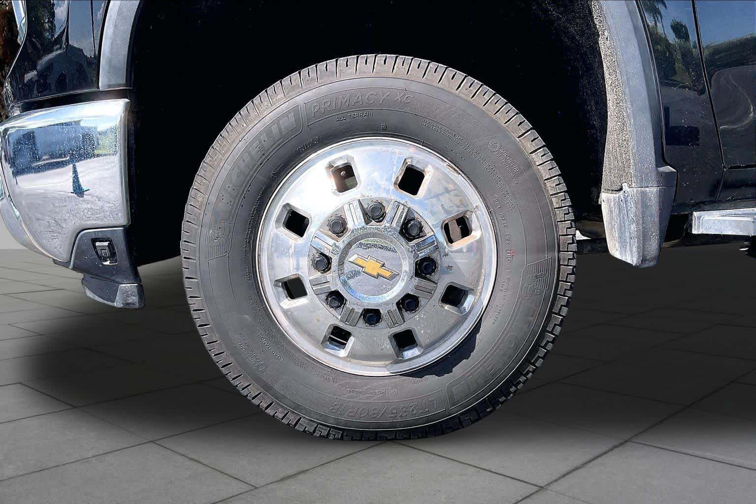 Used 2024 Chevrolet Silverado 3500 LTZ w/ LTZ Plus Package AWD/4WD image 10