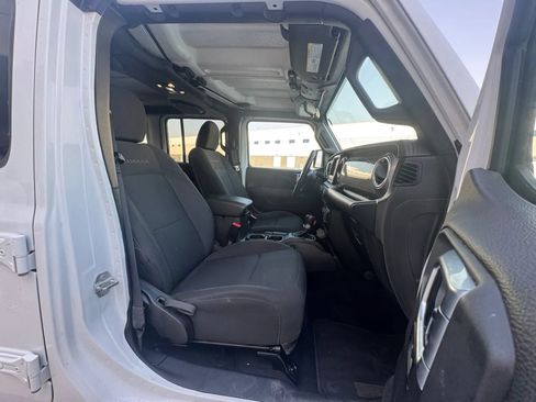 Used 2019 Jeep Wrangler Unlimited Sahara w/ Safety Group AWD/4WD image 11