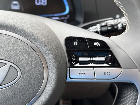 Certified 2025 Hyundai Elantra Sport image 21