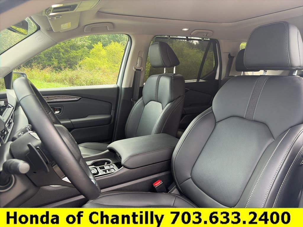Certified 2025 Honda Pilot Touring image 19