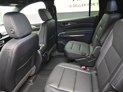 New 2026 Chevrolet Traverse LT image 10