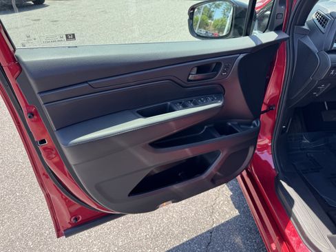 Certified 2025 Honda Odyssey Sport-L image 11