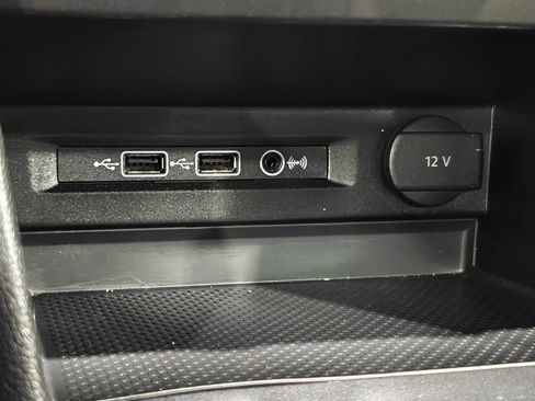 Used 2019 Volkswagen Tiguan SEL FWD image 48