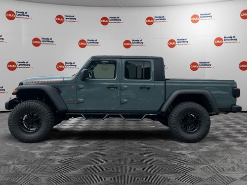 Used 2024 Jeep Gladiator Mojave w/ Convenience Group AWD/4WD image 2