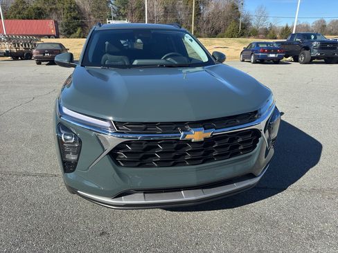 New 2026 Chevrolet Trax LT image 2