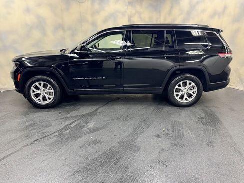 Used 2022 Jeep Grand Cherokee L Limited image 3