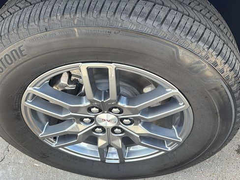 Certified 2025 GMC Acadia Elevation image 12