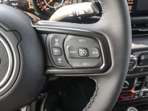 New 2025 Jeep Gladiator Rubicon w/ Convenience Group image 25