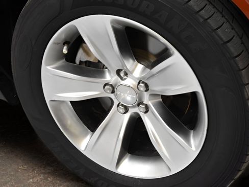 Used 2021 Dodge Challenger SXT image 6