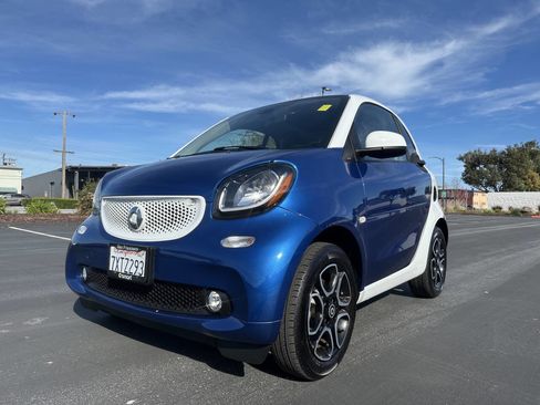 Used 2016 smart fortwo Prime image 1