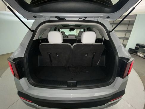 Used 2025 Kia Sorento S w/ Panoramic Sunroof Package FWD image 25