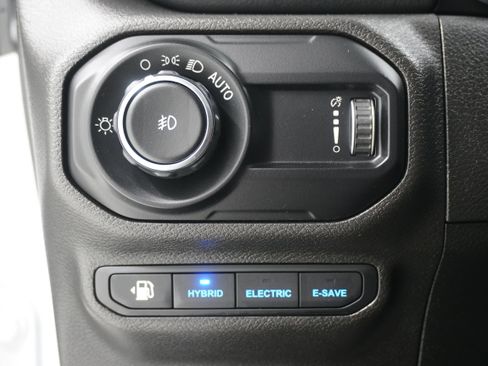 Used 2023 Jeep Wrangler Sahara w/ Cold Weather Group image 26