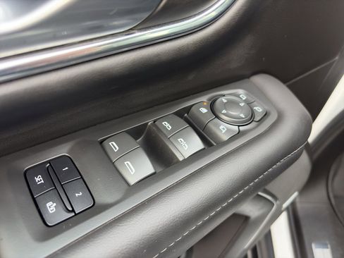 Used 2022 Chevrolet Tahoe LT w/ Luxury Package image 22