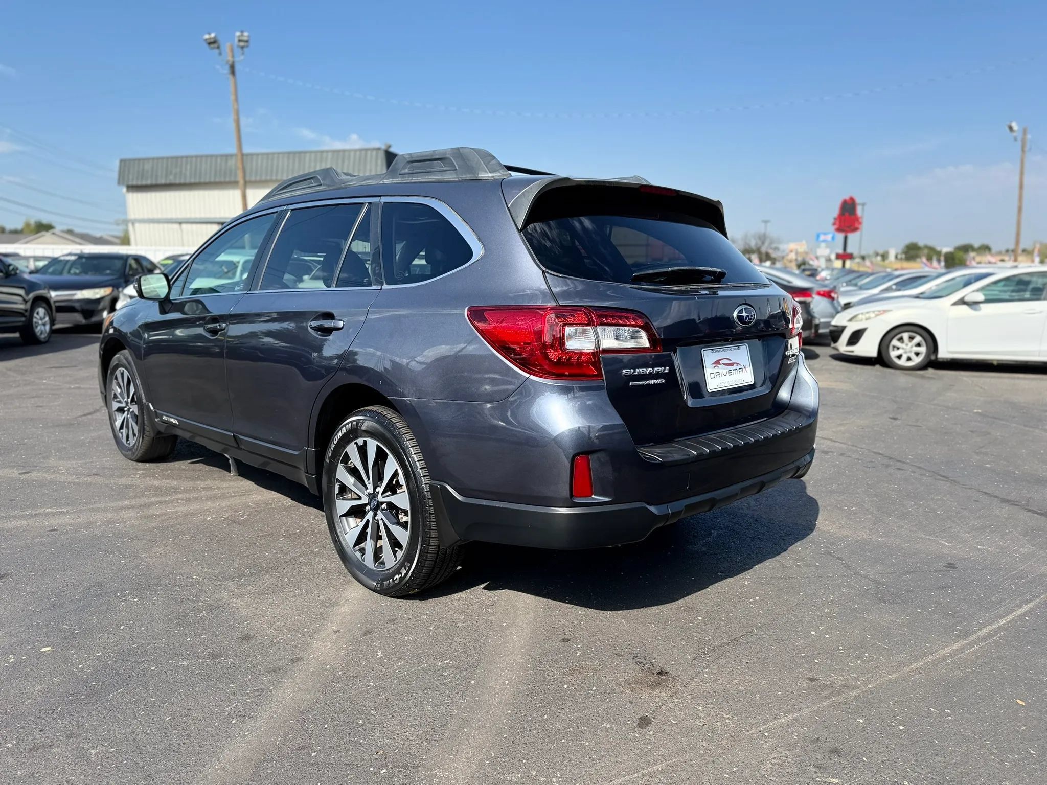 Used 2015 Subaru Outback 2.5i Limited AWD/4WD image 5