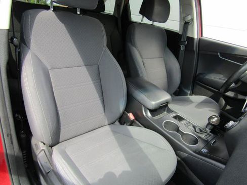 Used 2017 Kia Sorento AWD w/ LX Convenience Package image 10
