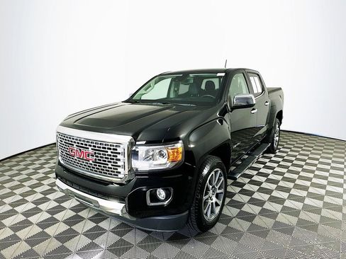 Used 2018 GMC Canyon Denali image 4