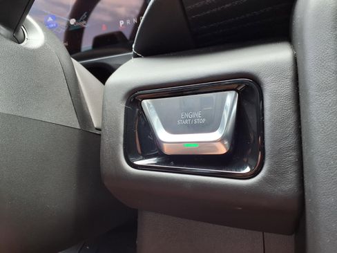 Used 2025 GMC Yukon AT4 Ultimate AWD/4WD image 16