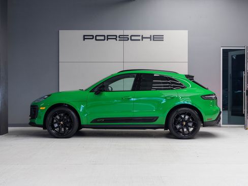 New 2026 Porsche Macan GTS image 2
