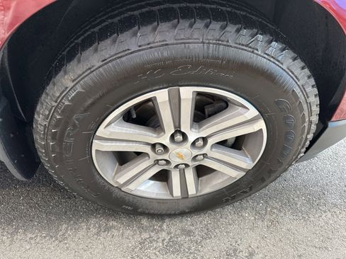 Used 2017 Chevrolet Traverse LT image 12