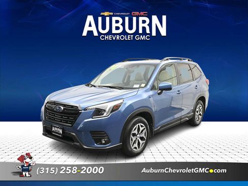 Used 2024 Subaru Forester Premium AWD/4WD image 3