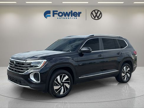 Used 2025 Volkswagen Atlas SEL AWD/4WD image 3
