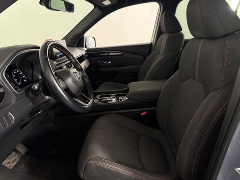 Used 2023 Honda Pilot Sport image 21