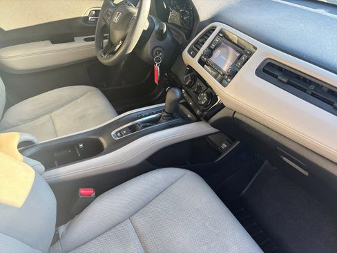 Used 2020 Honda HR-V LX image 17