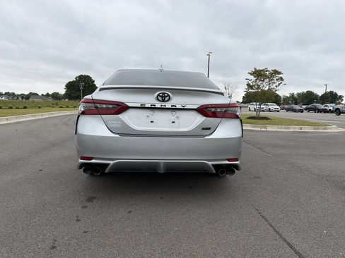 Used 2022 Toyota Camry XSE FWD image 4