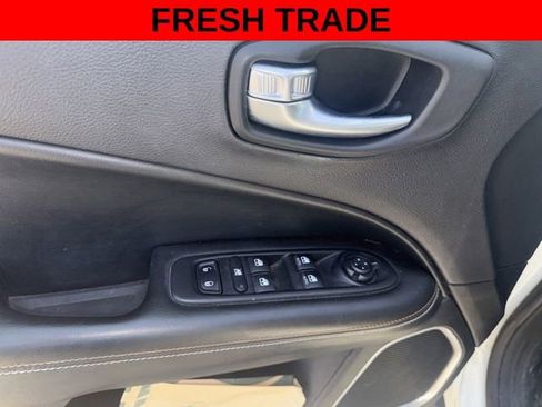 Used 2019 Jeep Compass Sport w/ Cold Weather Group AWD/4WD image 17