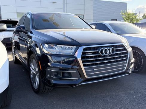 Used 2017 Audi Q7 3.0T Prestige w/ Prestige Package image 3