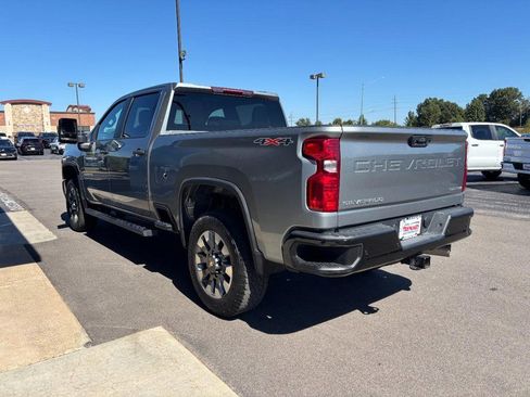 Used 2024 Chevrolet Silverado 2500 Custom w/ Custom Value Package image 6