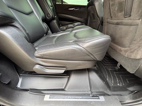 Used 2018 Cadillac Escalade ESV Platinum image 31