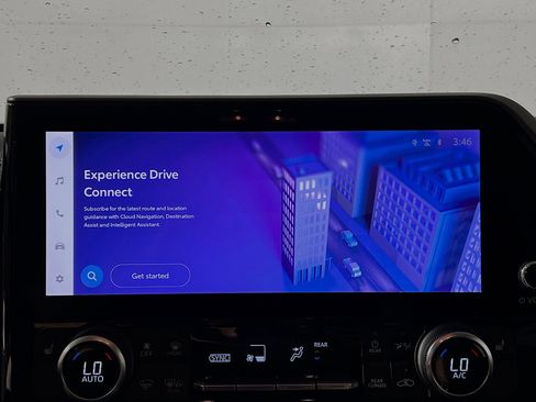 Used 2023 Toyota Highlander XLE image 27