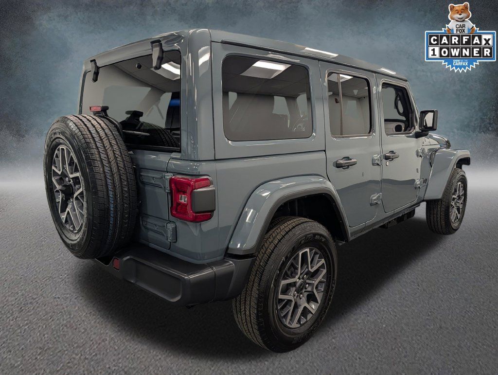 Used 2026 Jeep Wrangler Unlimited Sahara AWD/4WD image 5