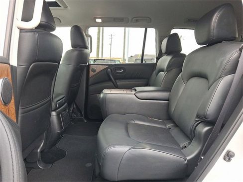 Used 2024 Nissan Armada SL w/ Captain's Chairs Package image 10