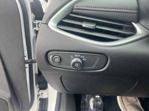 Used 2022 Chevrolet Malibu LT w/ Leather Package image 14