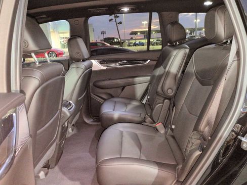 Used 2025 Cadillac XT6 Premium Luxury w/ Technology Package image 24