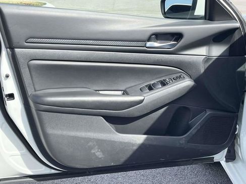 Used 2022 Nissan Altima 2.5 S image 14