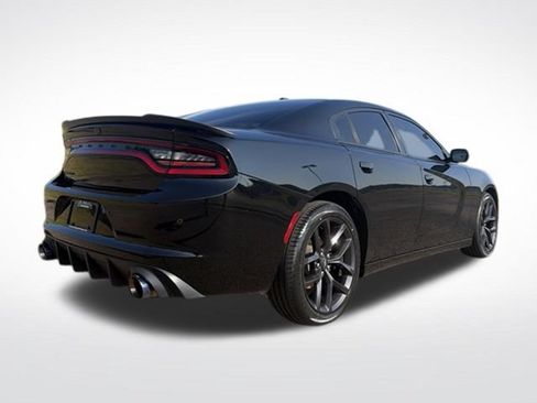Used 2021 Dodge Charger SXT w/ Blacktop Package RWD image 3