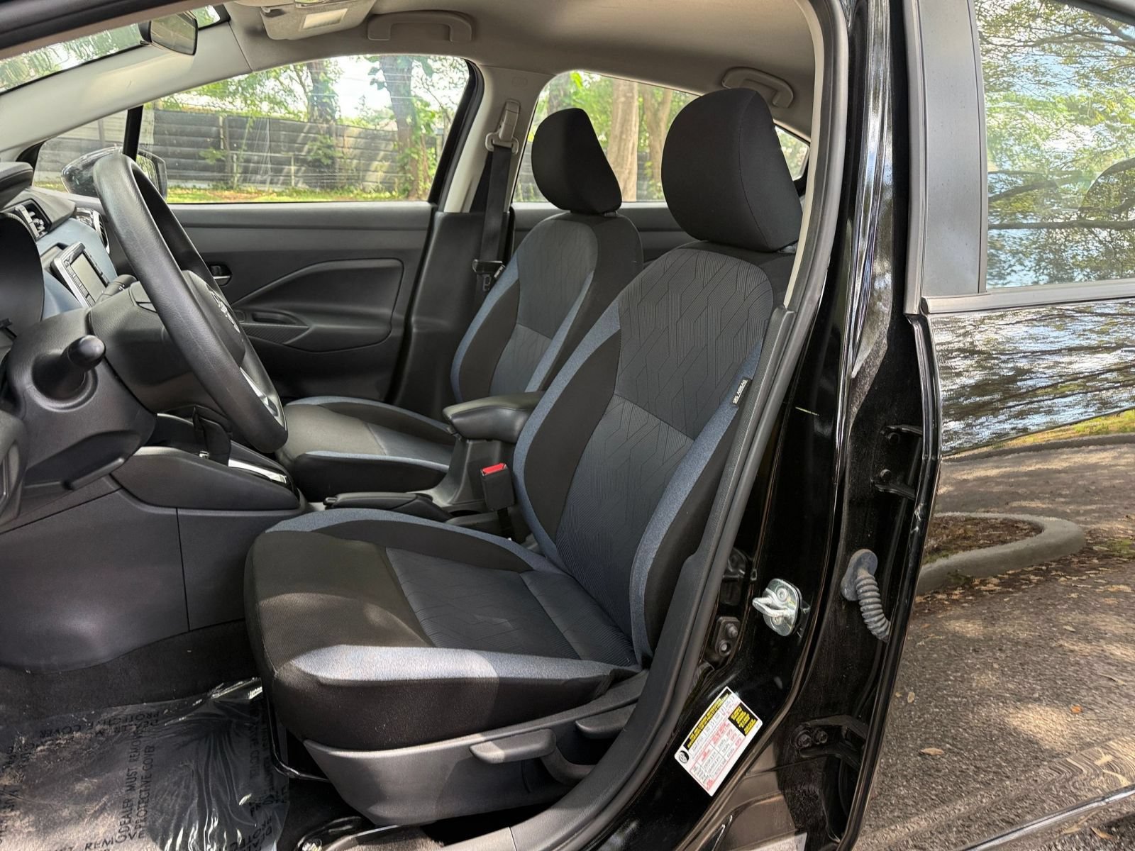 Used 2025 Nissan Versa SV FWD image 32